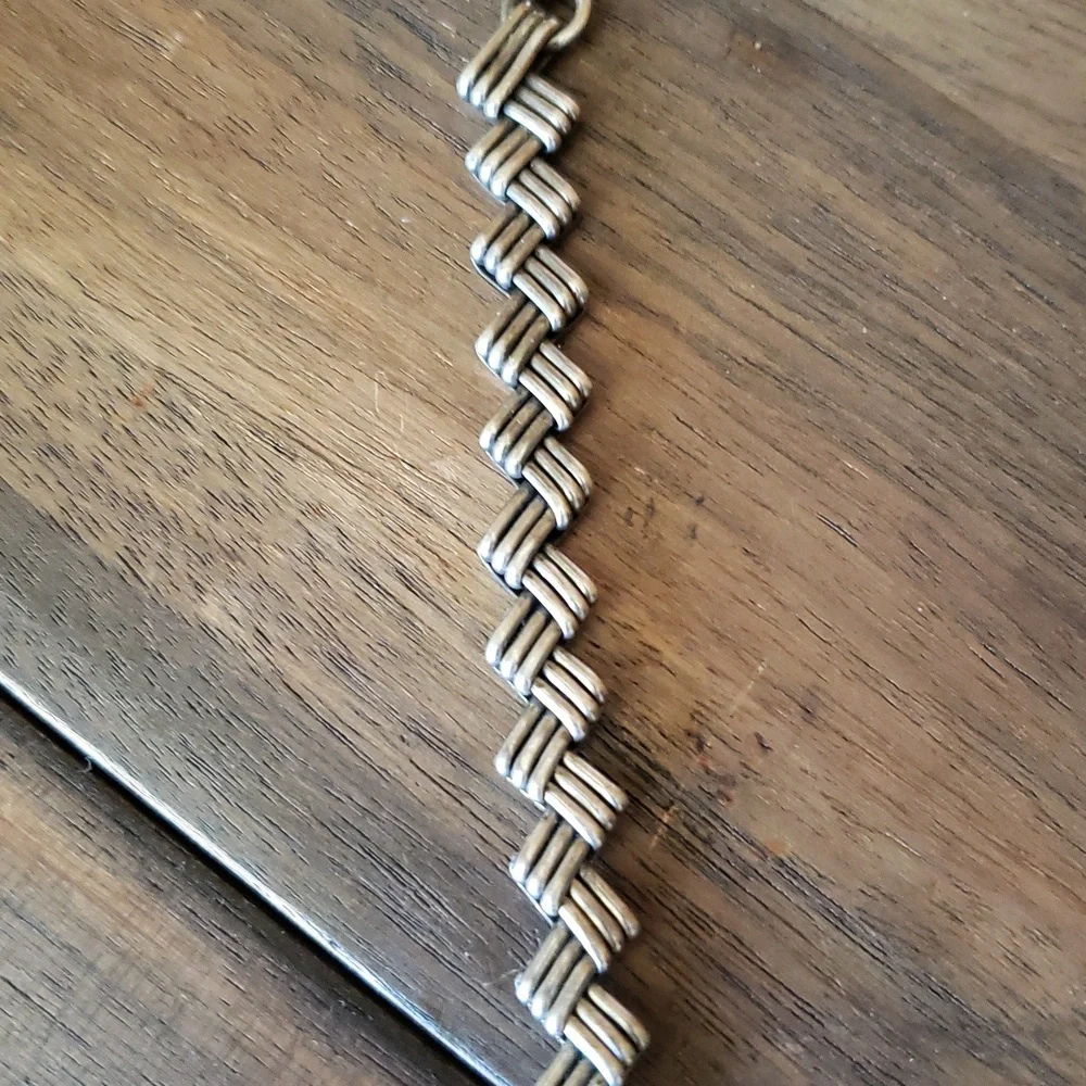 Textured Silver Tone Metal Zig Zag Link Bracelet